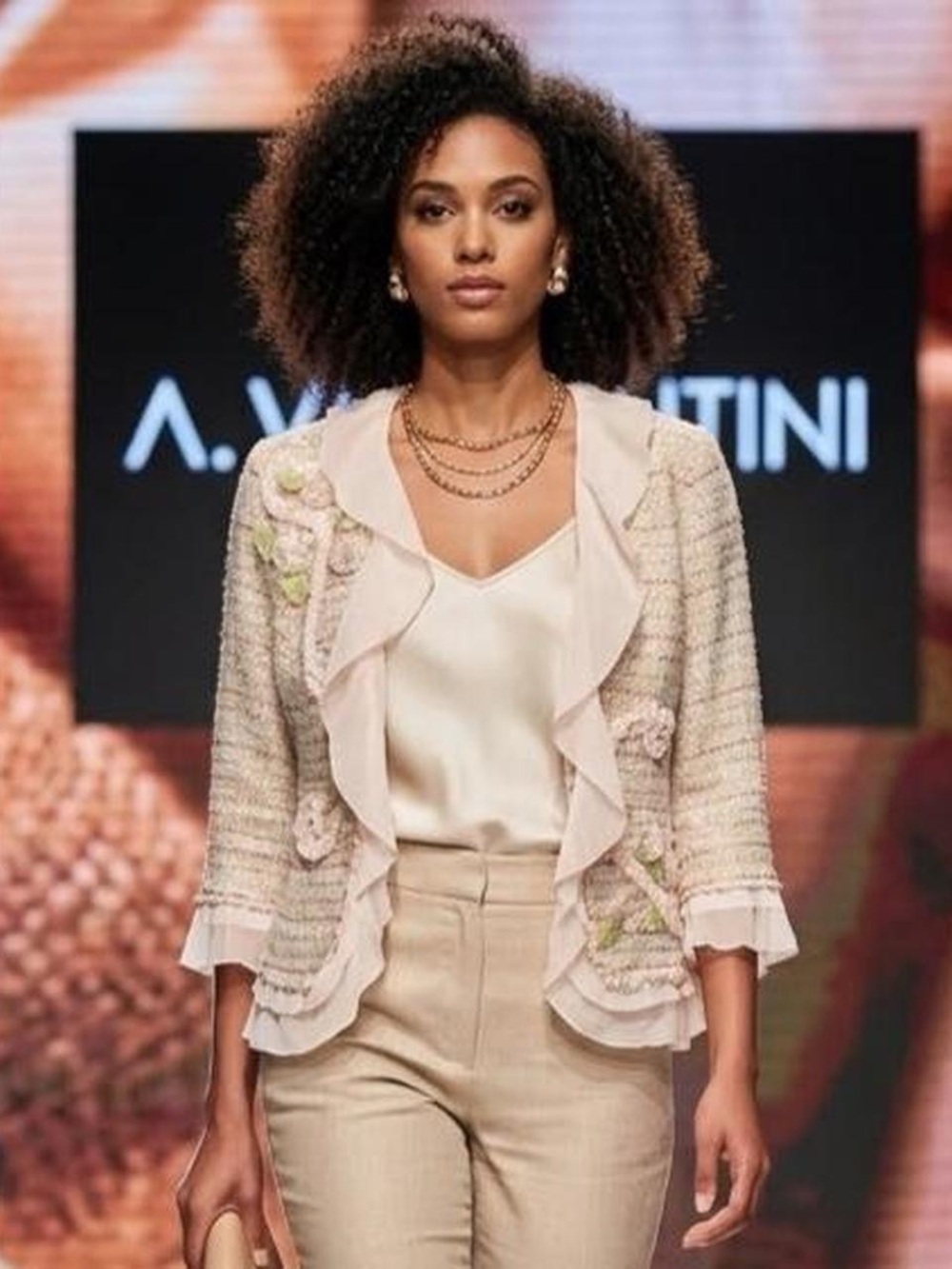 Vintage light pink Ruffled Tweed Jacket